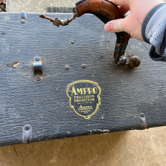Antique 1940s Projecter WITH CASE - Picture 6 of 9
